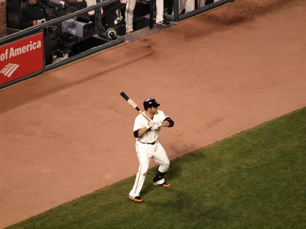 Giants freddy sanchez står i cirkeln på däck — Stockfoto