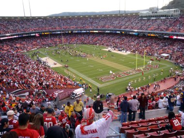 49ers alan üstünde kazanmak kutlamak gibi tezahürat hayranları