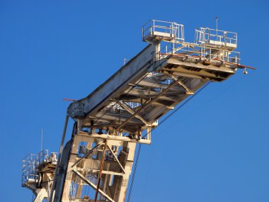 büyük Vinç kolu kaldırma