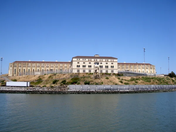 Prisión Estatal de San Quentin California tomada de un ferry de paso — Foto de Stock