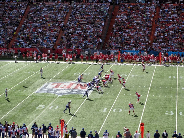 NFC Quarterback Aaron Rogers sets with other All-star Players li — Stock Photo, Image