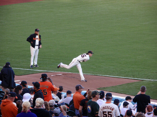 Giants Pitch Tim Lincecum throws pitch in the bullpen as he warm