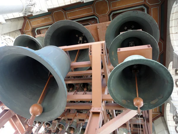 Velké zvukové zvony zvonice berekely — Stock fotografie