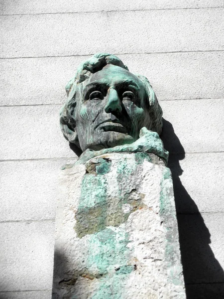 Face Statue of President Abe Lincoln sitting on a pedestal — Stock Photo, Image