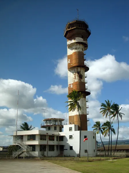 Torre de control de aviación histórica de Ford Island en Pearl Harbor Hawa — Foto de Stock