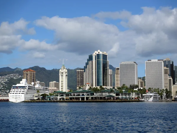 Torre Aloha, Barcos, Mercado, Puerto y Centro de Honolulu — Foto de Stock