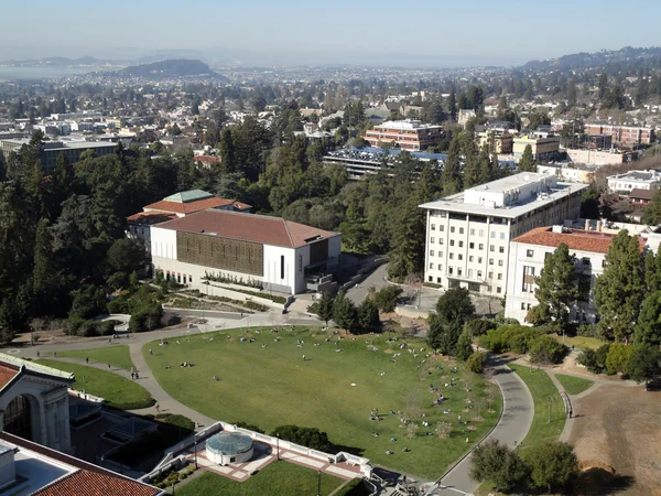 Birds eye view of courtyard, Historic, and modern Buildings of U — Stock Photo, Image