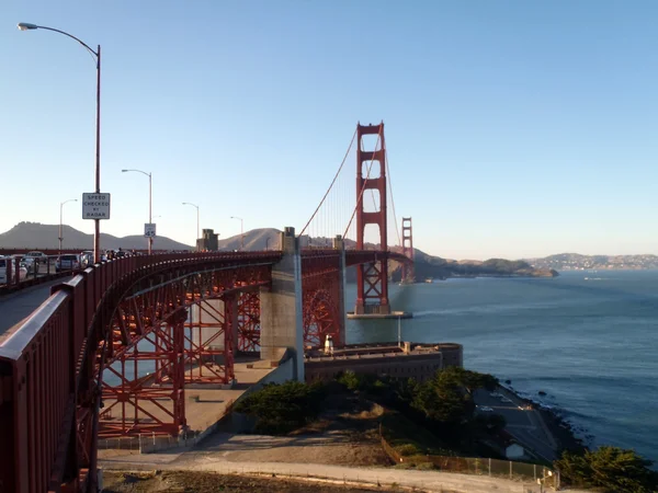 Мост Золотые Ворота в заливе Сан-Франциско — стоковое фото