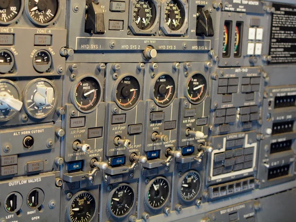 Jet vliegtuigen cockpit uitrusting — Stockfoto