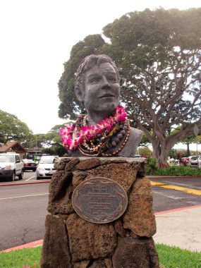 Jack lord heykel kahala Mall