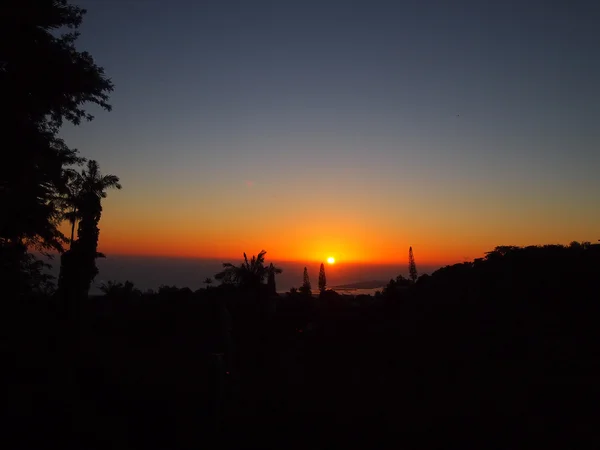 Ηλιοβασίλεμα στην ακτή της Oahu, Χαβάη — Φωτογραφία Αρχείου