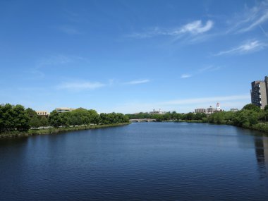 Charles river köprü mesafe ile
