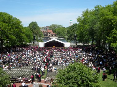 insanların koltuklarda harvard uni harvard işletme öğrencileri olarak oturmak.