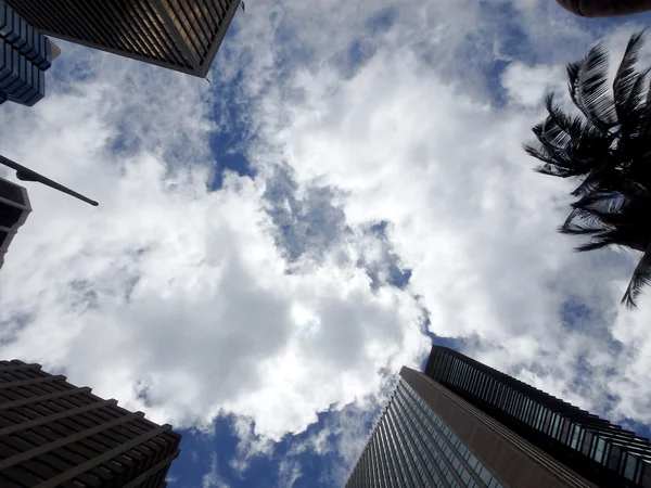 Downtown Honolulu Buildings and Clouds — Stock Photo, Image