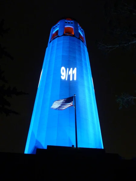 San Francisco Kalifornien September 2013 Usa Flaggvågor Och Memorial Projiceras — Stockfoto