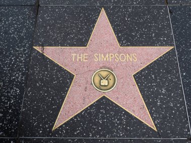 Hollywood, California - 16 Ekim 2019 Hollywood Şöhret Yolu 'ndaki Simpsonlar' ın yıldızı. Bu yıldız Hollywood Bulvarı 'nda bulunmaktadır. 2700 ünlü yıldızdan biri..