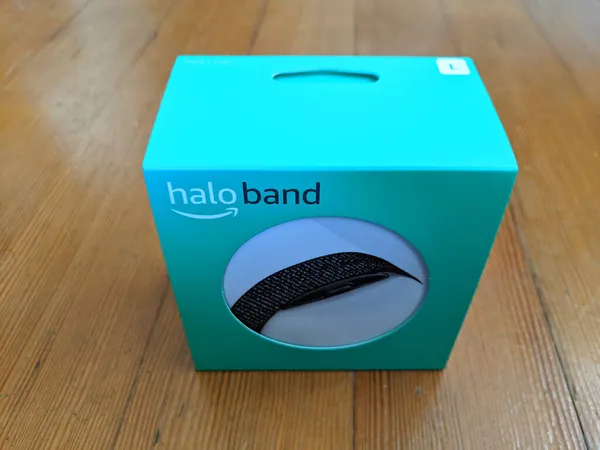 Гонолулу Октября 2020 Amazon Halo Band Box Amazon Halo Включает — стоковое фото