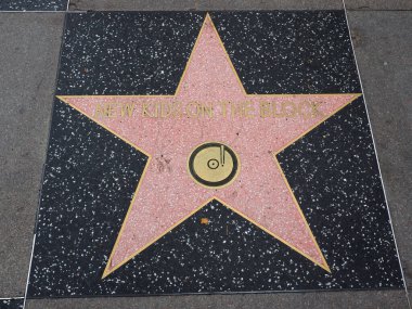Hollywood, California - 16 Ekim 2019: Hollywood Walk of Fame 'de rekor ikonu olan New Kids on the Block Star. Bu yıldız Hollywood Bulvarı 'nda bulunmaktadır. 2700 ünlü yıldızdan biri..