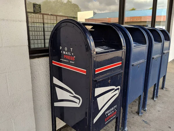 Honolulu Febbraio 2019 Pot Mail Press Priority Express Mailbox Fuori — Foto Stock