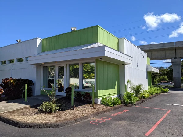 Honolulu April 2021 Honolulu July 2018 Noa Botanicals Dispensary Parking —  Fotos de Stock