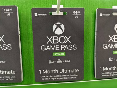Honolulu - 7 Eylül 2021: Xbox Game Pass Ultimate One Month 100 'den fazla yüksek kaliteli Xbox One, Windows 10 oyun artı Microsoft tarafından 14.99 dolara satılan Xbox Live Gold.
