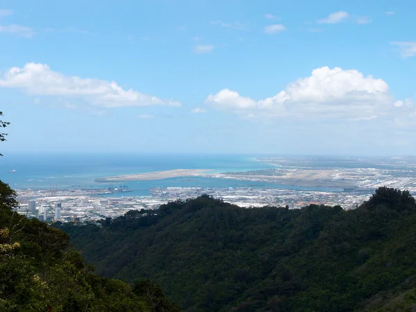 Uitzicht Bergen Van Honolulu Stadsgezicht Met Rif Start Landingsbaan Luchthaven — Stockfoto