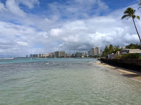 Strand Von Sans Souci Promenade Und Meerwasser Mit Waikiki Hotels — Stockfoto