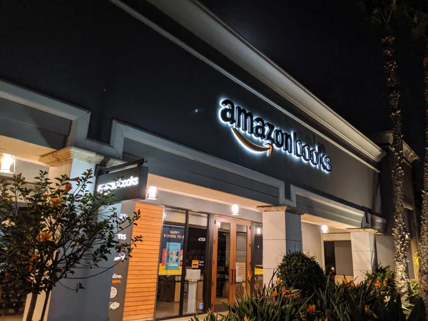 California Estados Unidos Octubre 2019 Amazon Books Store Por Noche — Foto de Stock