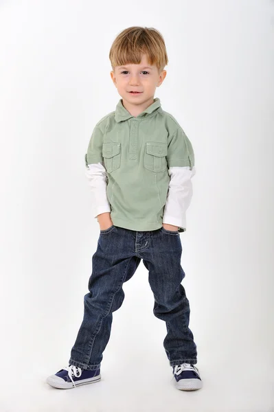 Menino com as mãos nos bolsos — Fotografia de Stock