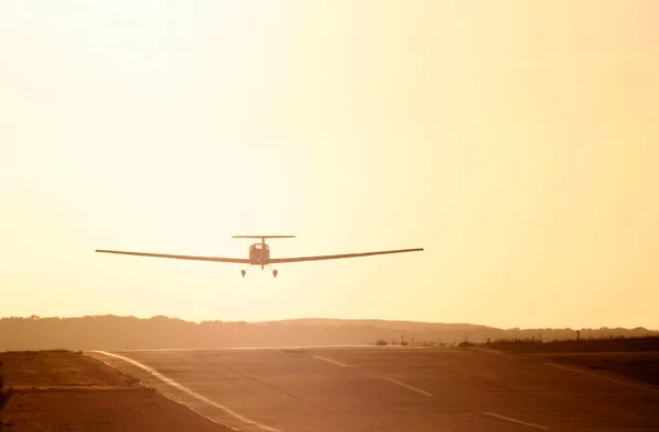 Light aircraft taking off — Stock Photo, Image