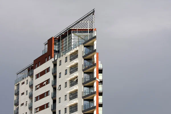 Moderno edificio de apartamentos — Foto de Stock