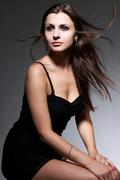 Young beautiful brunette — Stock Photo, Image