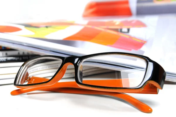 Revistas con gafas funky — Foto de Stock