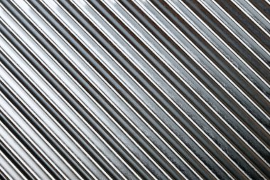 Gümüş çatılı metal levha dokusu. Metalik plaka dokusu. Çapraz gri çizgili duvar kağıdı pankartı tasarımı. Oluklu metal plaka arka planı.