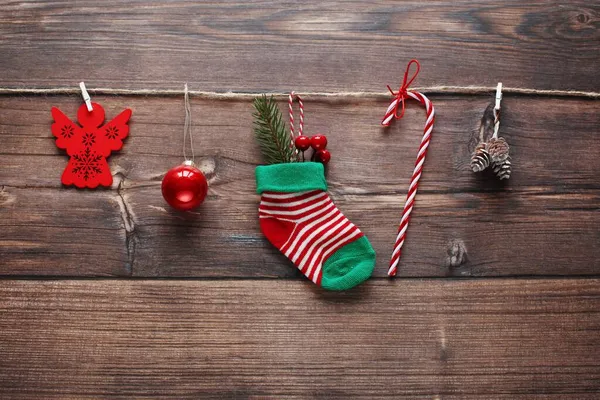 かわいいクリスマスソックスとクリスマスグリーティングカードテンプレート 平面写真 — ストック写真