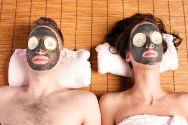 yüz maskesi spa çiftler çekilmek