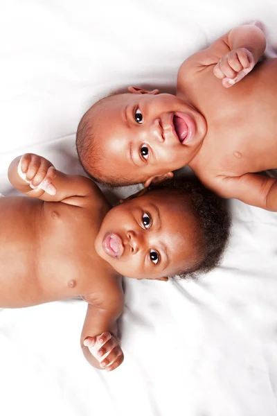 mutlu gülen bebek yüzler gülüyor