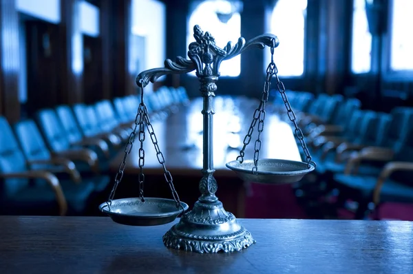 法廷で正義の装飾的なスケール ロイヤリティフリーのストック写真