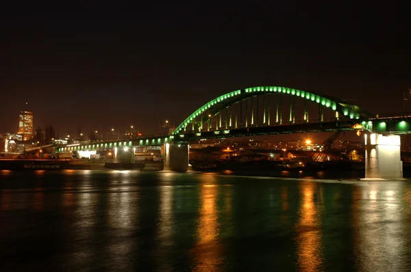 Ponte e le torri delle luci — Foto Stock