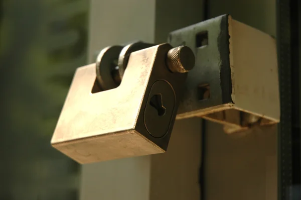 Grunge iron lock — Stock Photo, Image