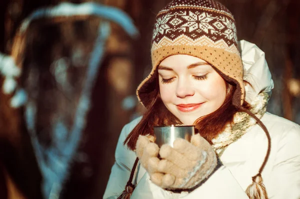 Portrait of a beautiful young woman — Stock Photo, Image