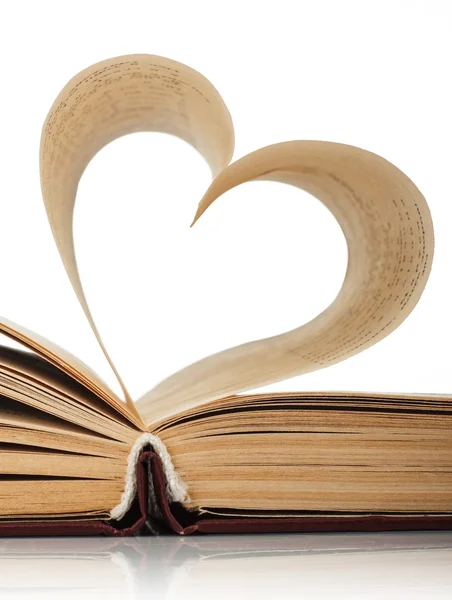 Book he. Раскрытая книга. Сердце из страниц книги. Книга для…. Изображение раскрытой книги.