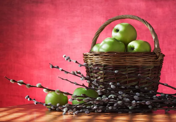 Basket apples — Stock Photo, Image