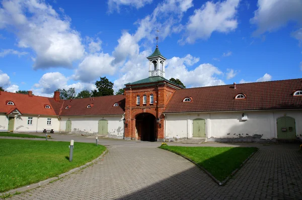 Tor und Hof des Gutshofes — Stockfoto