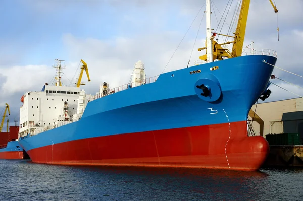 The cargo ship — Stock Photo, Image