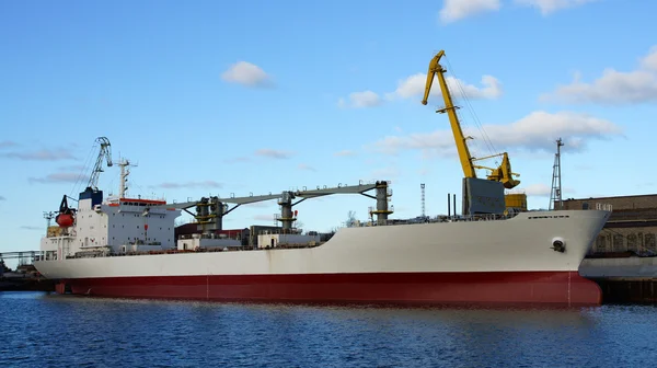 Cargo ship — Stock Photo, Image