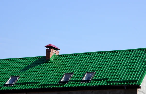 Schornstein und Dach — Stockfoto