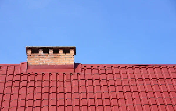 Chimenea y techo —  Fotos de Stock