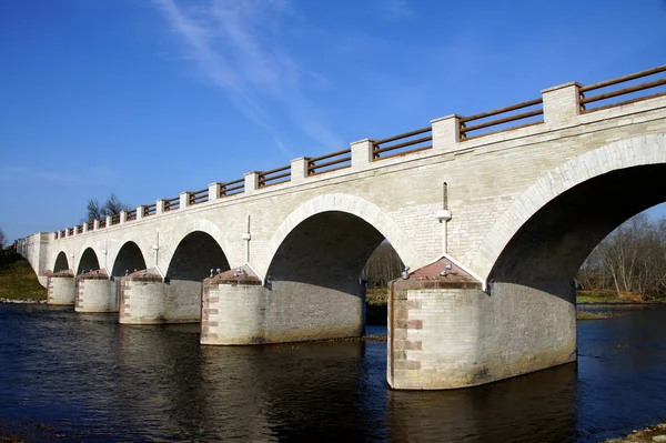 Oude brug Rechtenvrije Stockafbeeldingen