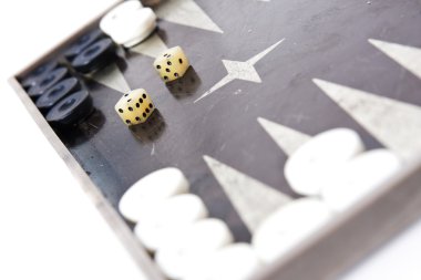 tavla zarı ve parçalara